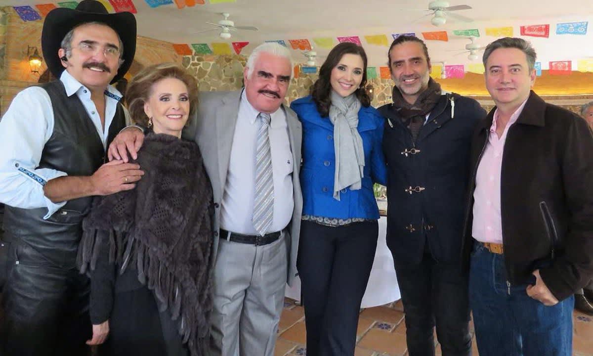 Picture of Vicente Fernandez Family