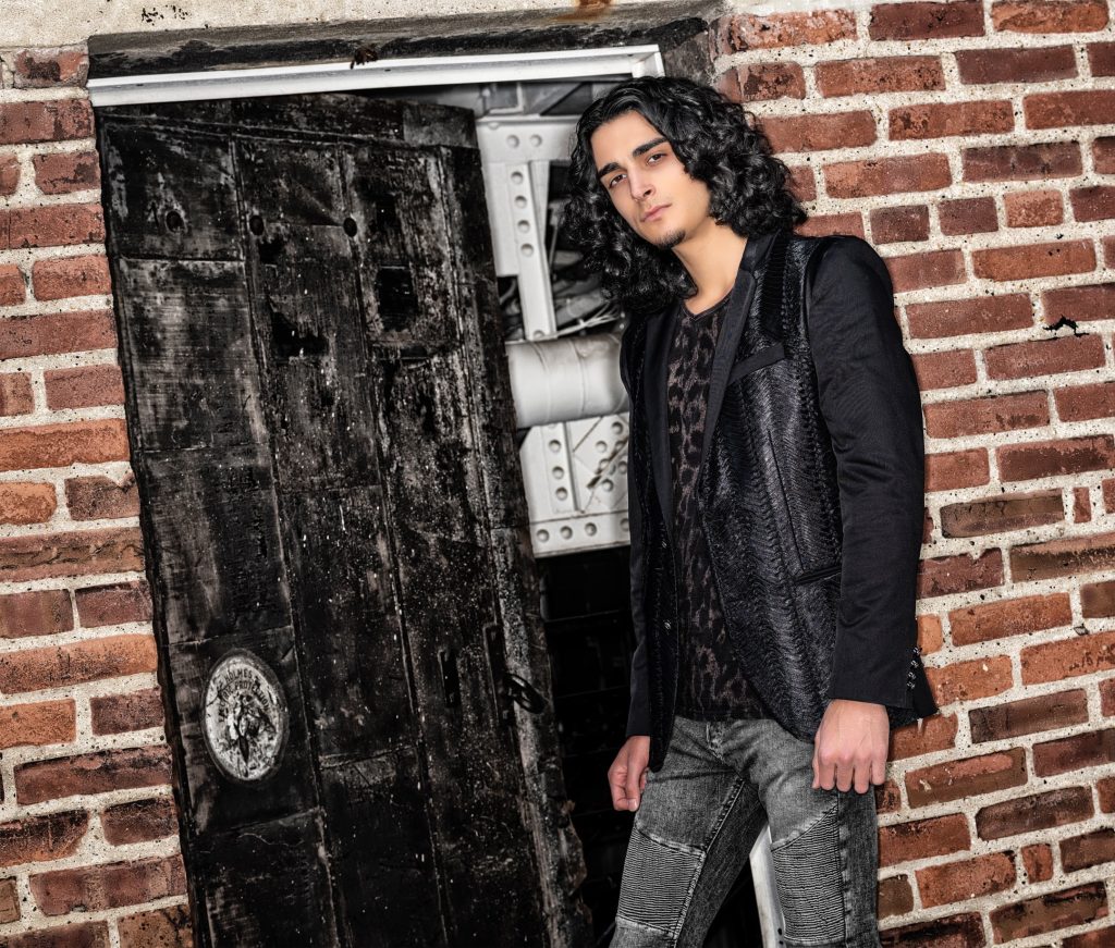 Maro DēLo official image in hd