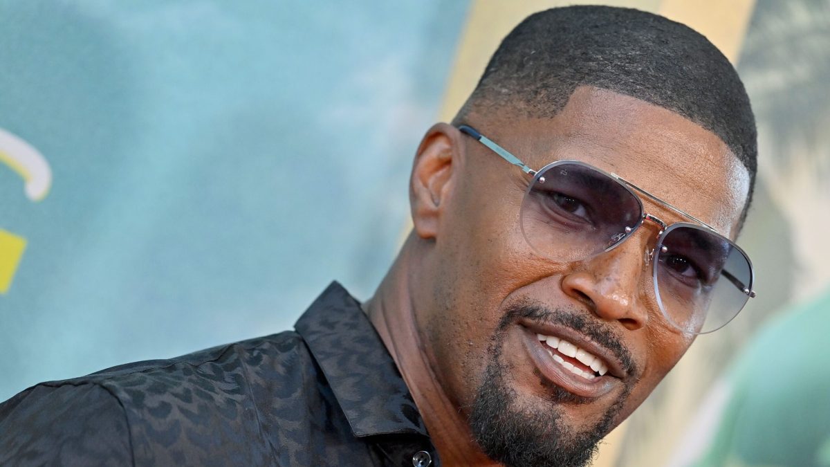 Jamie Foxx Opens Up About Life-Changing Experience in Heartfelt Speech