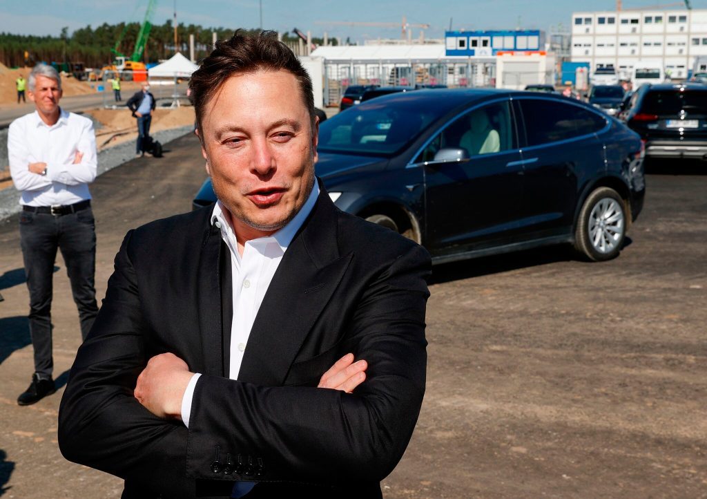 Elon Musk Criticizes Boeing's Shift in Executive Compensation Criteria Amid Recent Alaska Airlines Incident