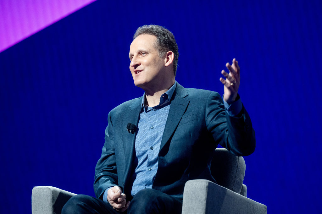 Adam Selipsky Steps Down as AWS CEO Amid Company Challenges