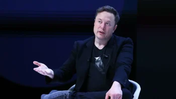 Elon Musk Criticizes Lucasfilm President for Handling of 'Star Wars' Franchise
