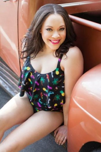 kimberly-stones-poshglam-gives-the-fashinista-L-BM4D8L