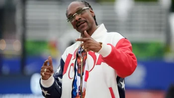 snoop dog wearing team usa apparel
